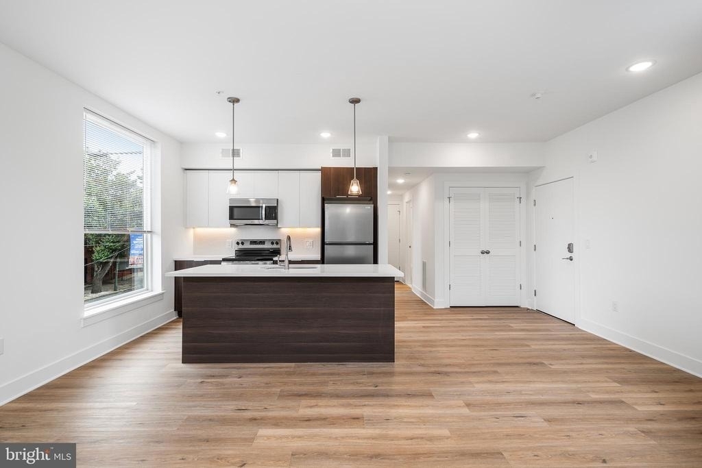 4324 Lancaster Avenue - Photo 2