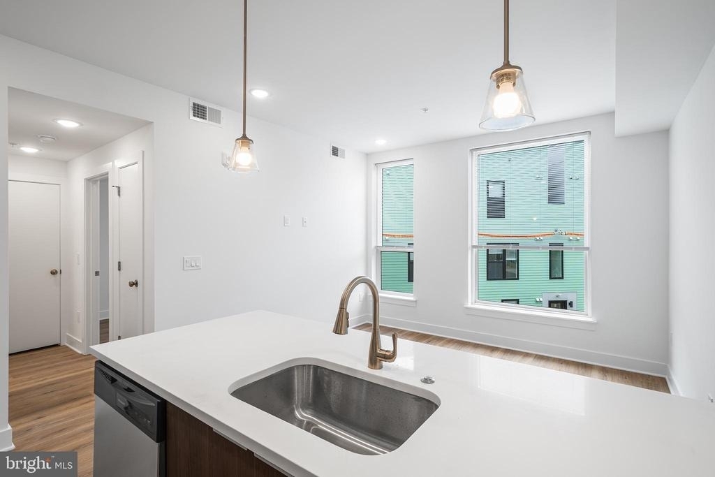 4324 Lancaster Avenue - Photo 10
