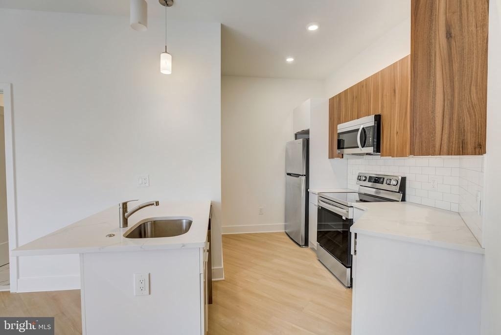 4200 Lancaster Avenue - Photo 0
