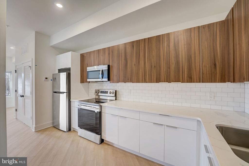 4200 Lancaster Avenue - Photo 22