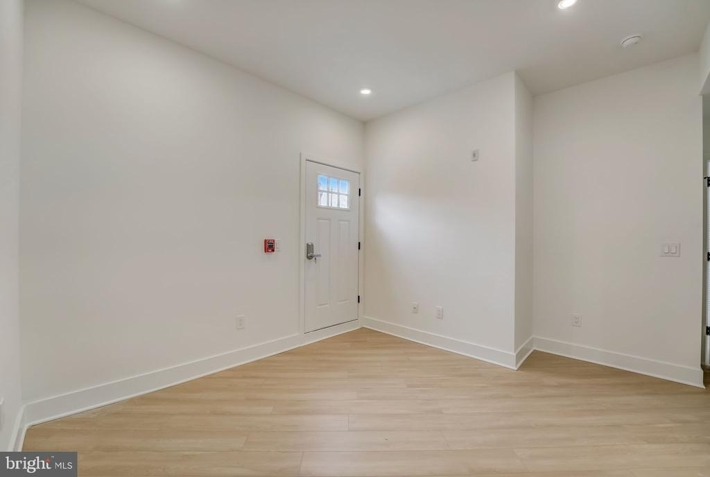 4200 Lancaster Avenue - Photo 15