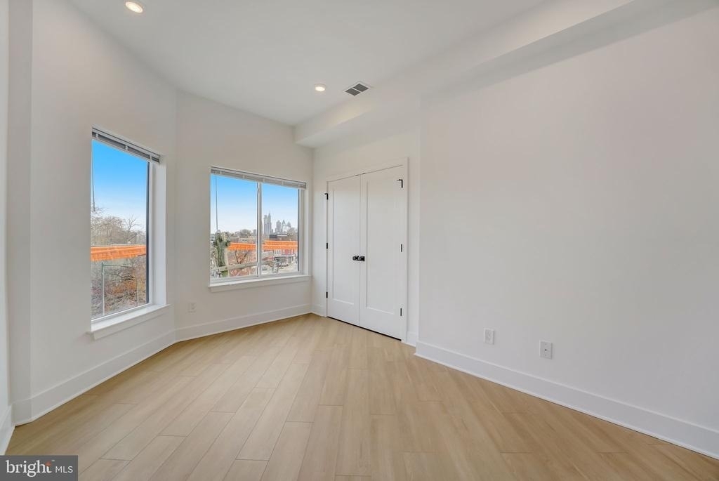 4200 Lancaster Avenue - Photo 6