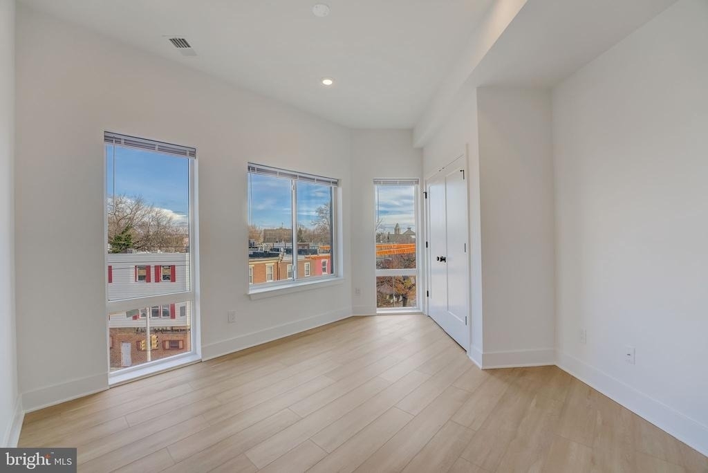 4200 Lancaster Avenue - Photo 5