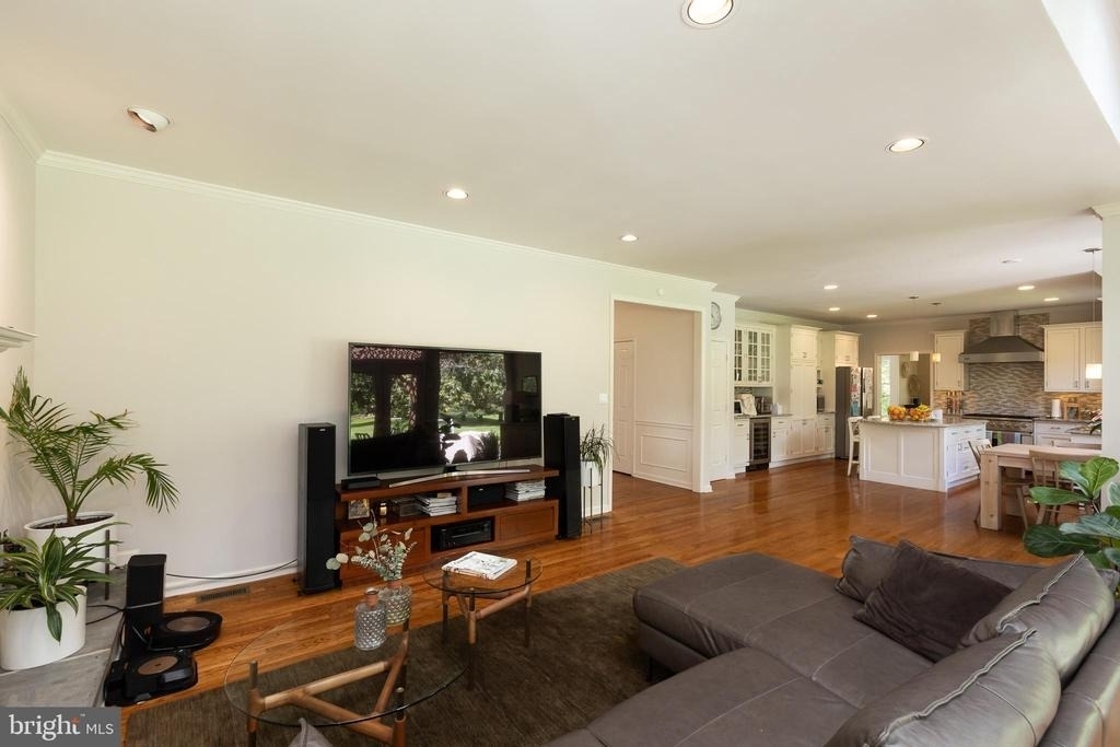 8809 Saunders Lane - Photo 37