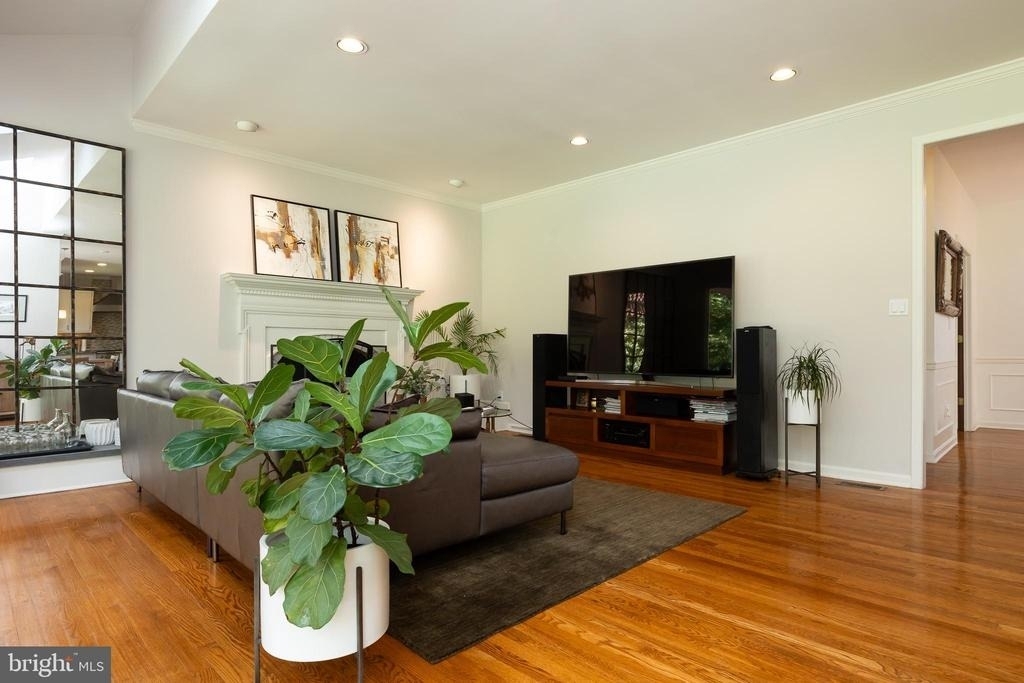 8809 Saunders Lane - Photo 35