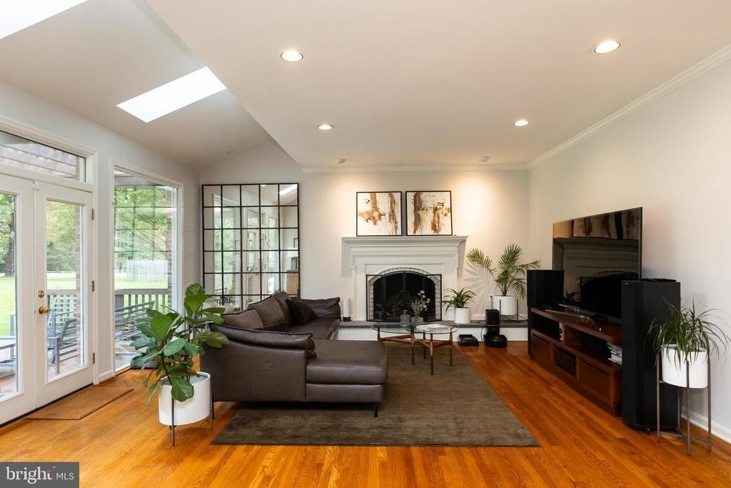 8809 Saunders Lane - Photo 49