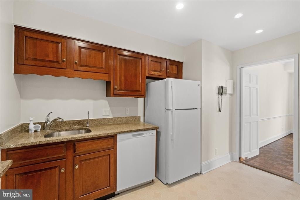 8101 Connecticut Avenue - Photo 12