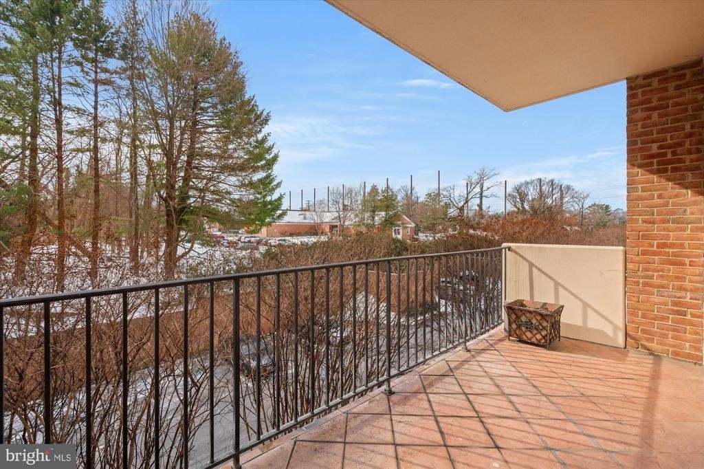 8101 Connecticut Avenue - Photo 32