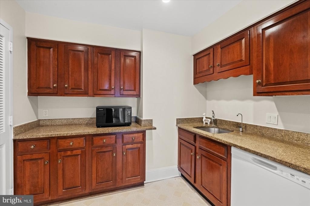 8101 Connecticut Avenue - Photo 13