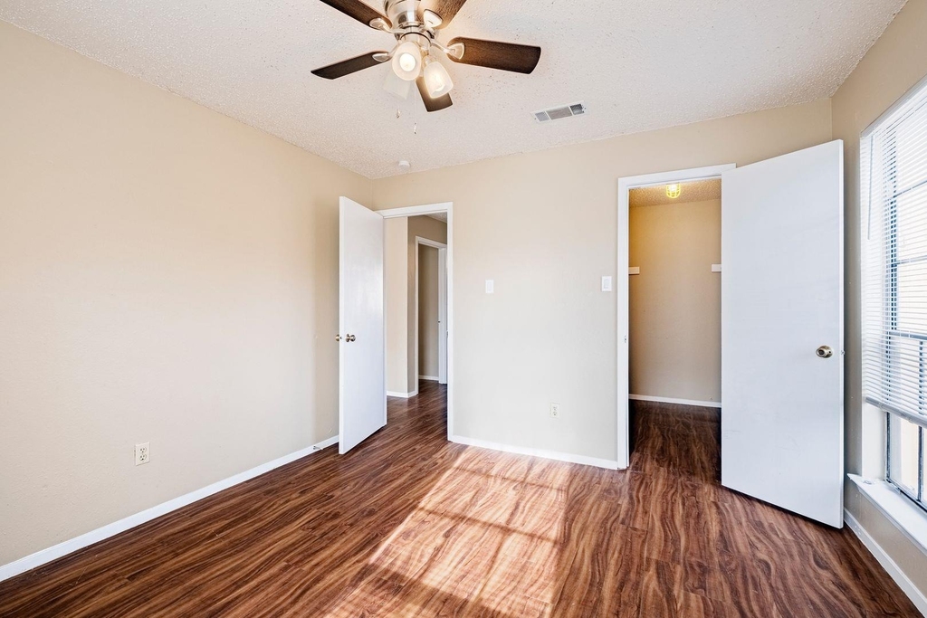301 Craddock Ave - Photo 3