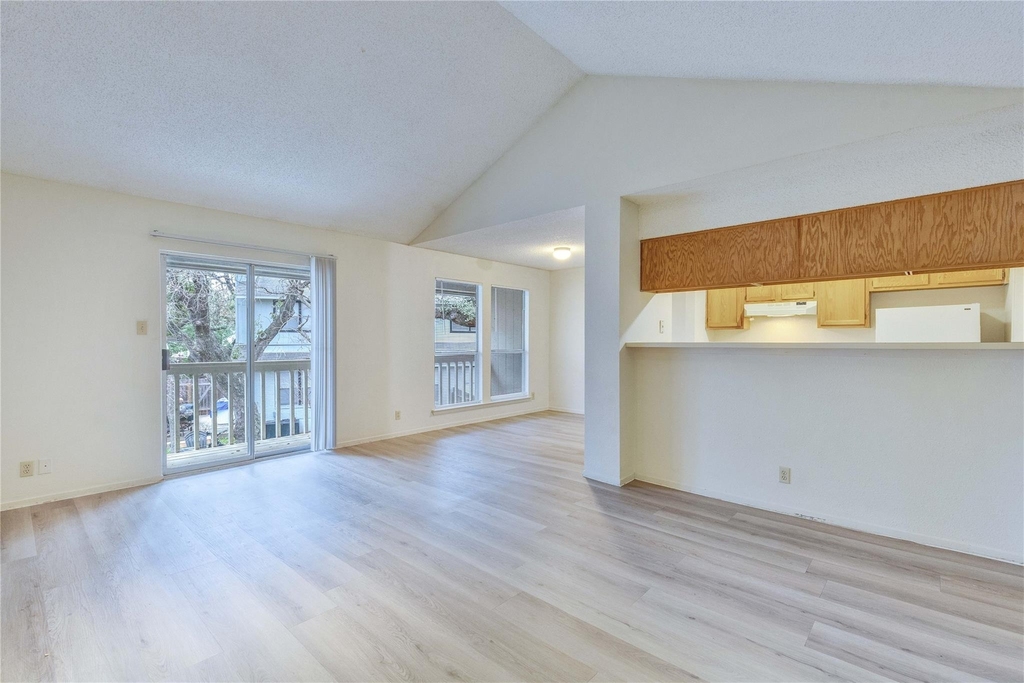 11900 Alpheus Ave - Photo 1