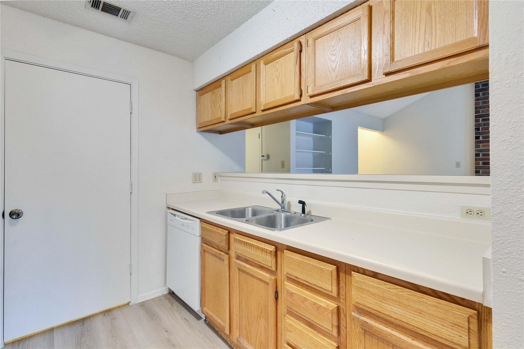 11900 Alpheus Ave - Photo 7