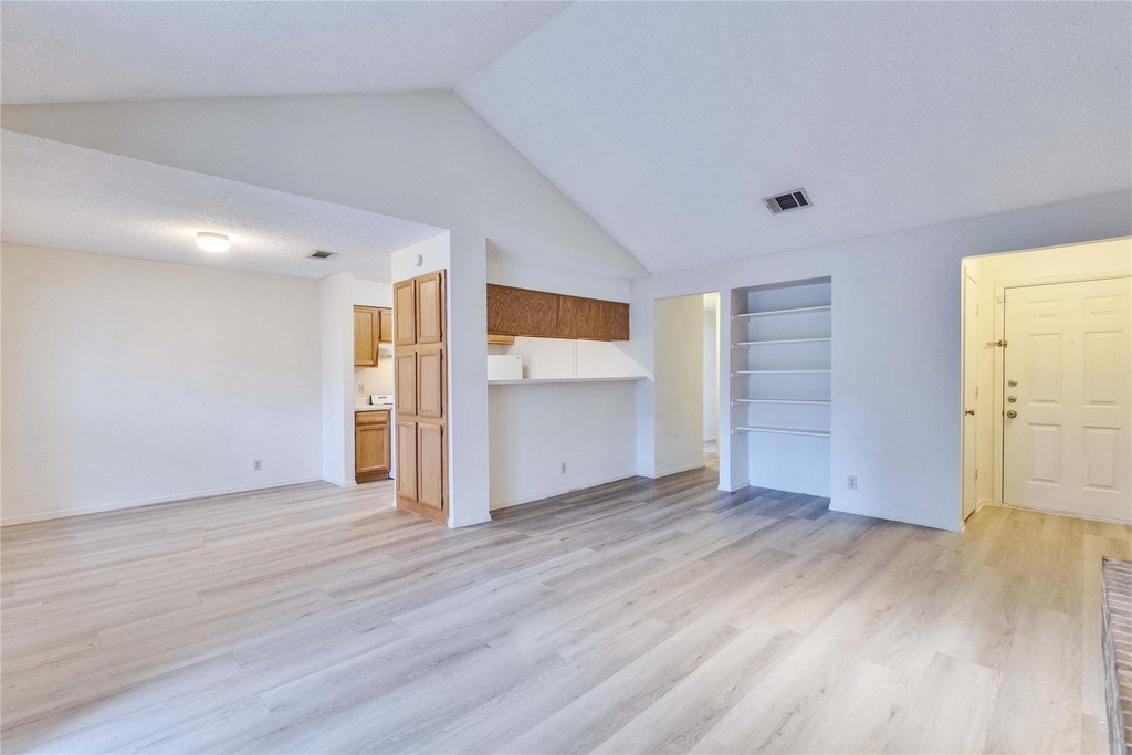 11900 Alpheus Ave - Photo 2