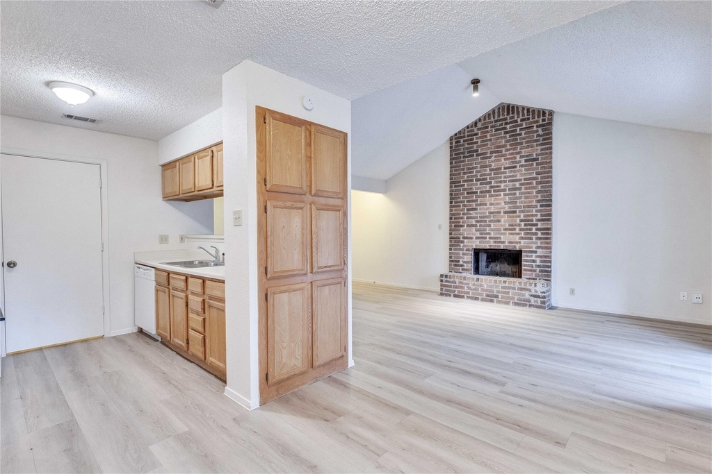 11900 Alpheus Ave - Photo 4