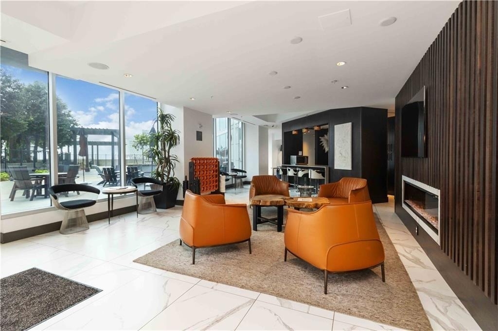 400 W Peachtree Street Nw - Photo 1