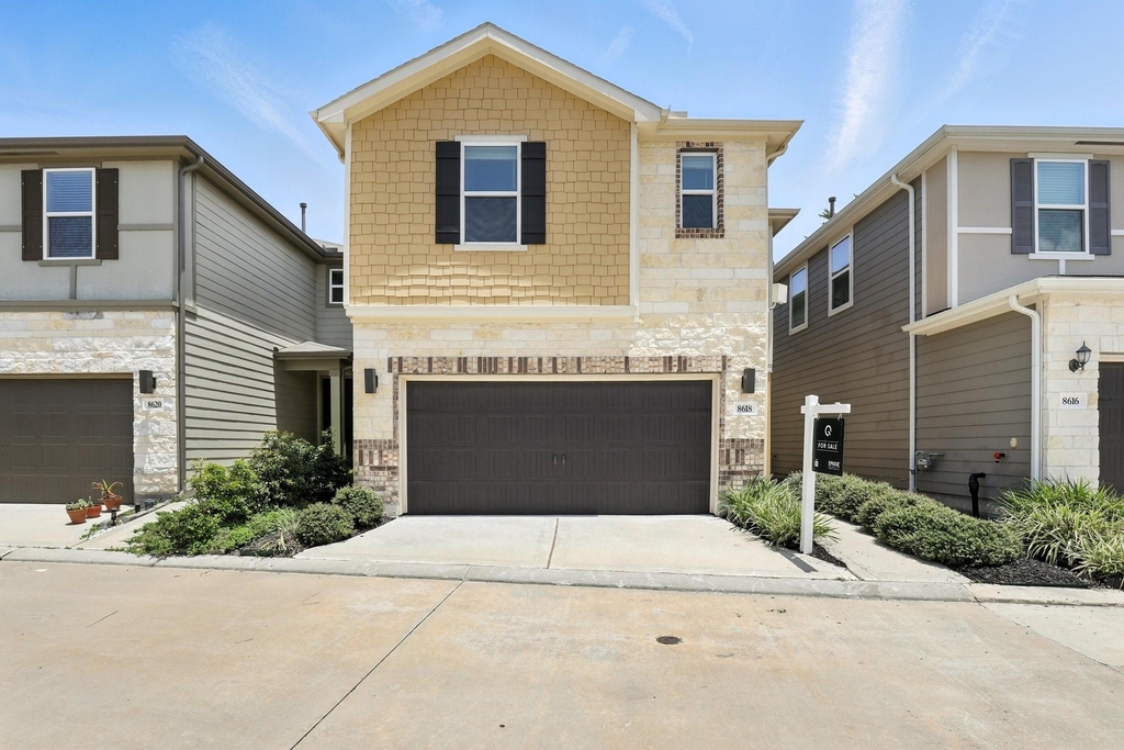 8618 Cedar Plains Lane - Photo 2