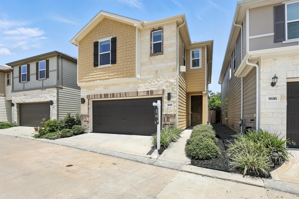 8618 Cedar Plains Lane - Photo 0