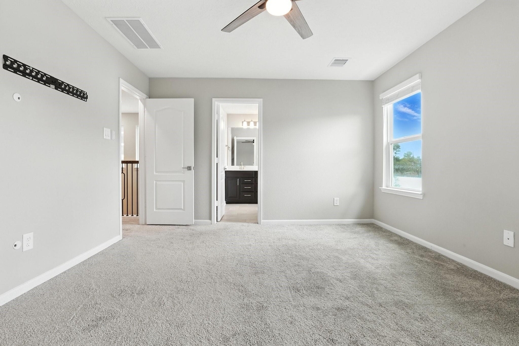 8618 Cedar Plains Lane - Photo 17