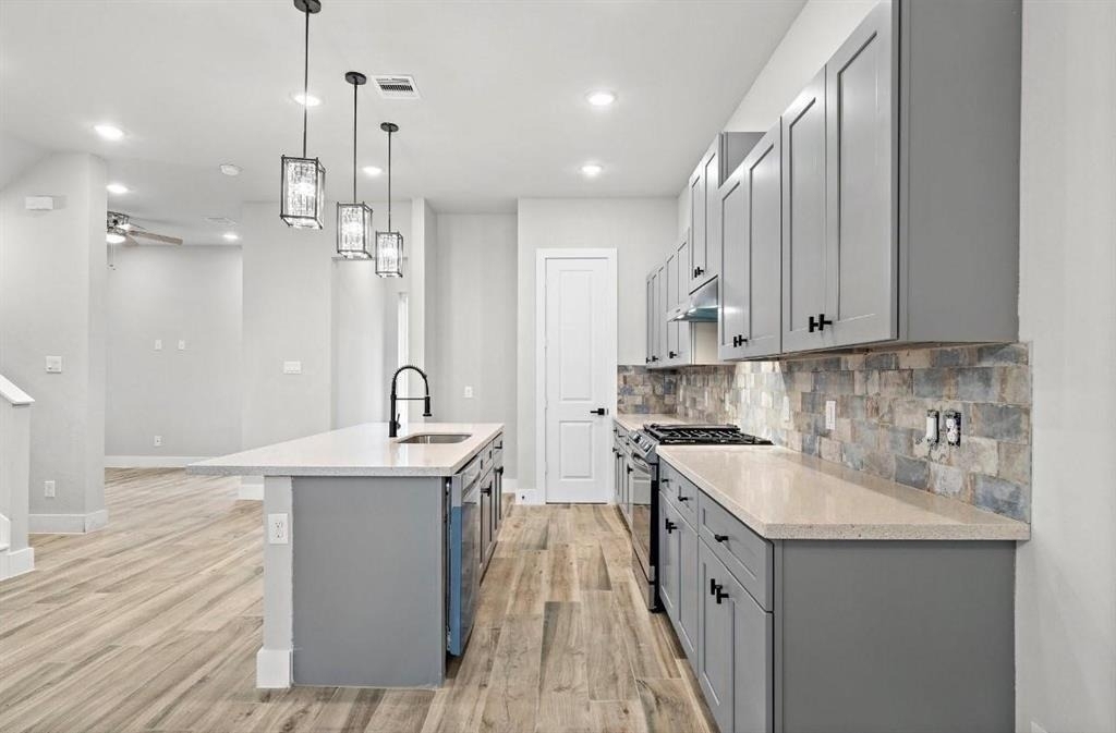 230 W 28th Street - Photo 8