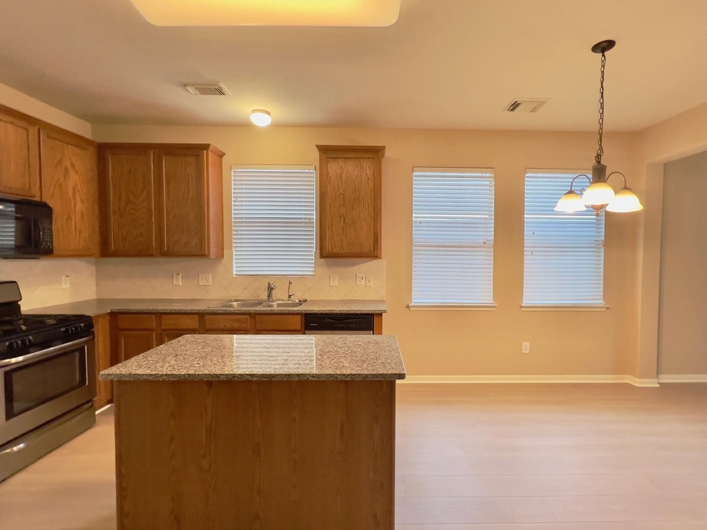 719 Pickett Hill Lane - Photo 13