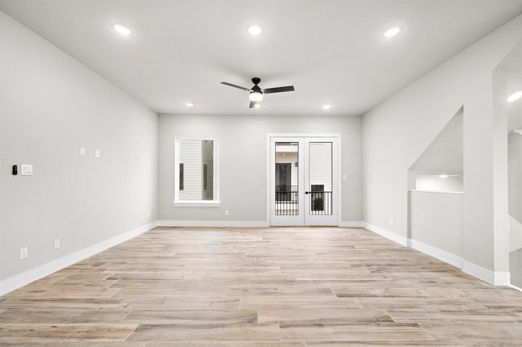 228 W 28th Street - Photo 15