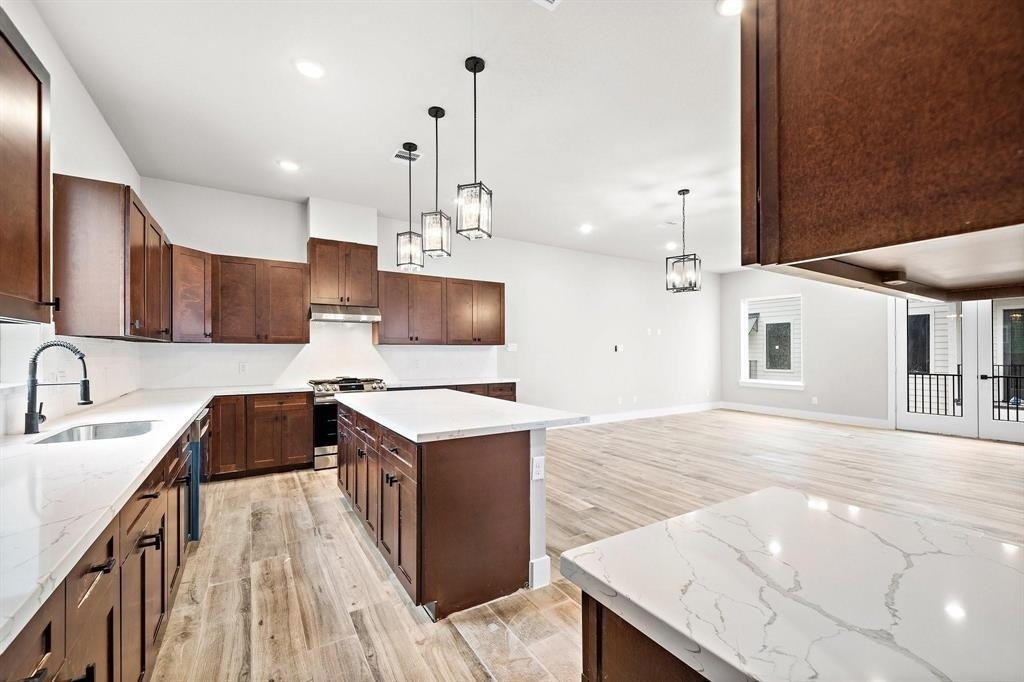 228 W 28th Street - Photo 3