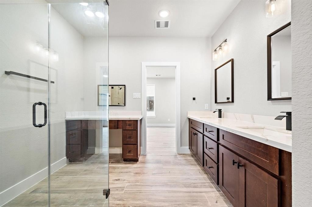 228 W 28th Street - Photo 9
