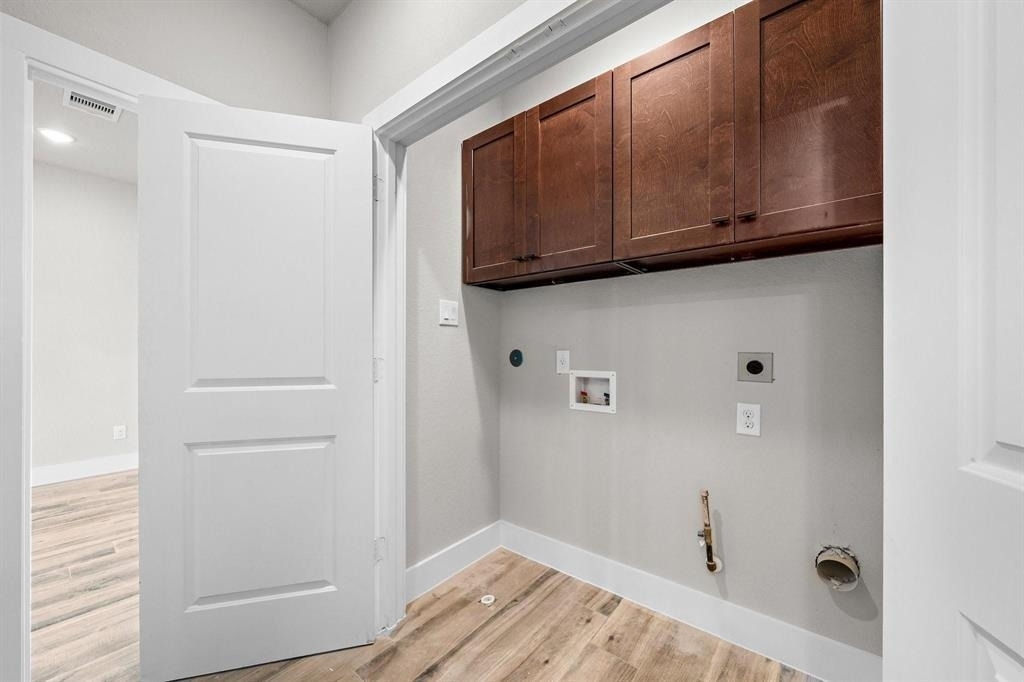 228 W 28th Street - Photo 16