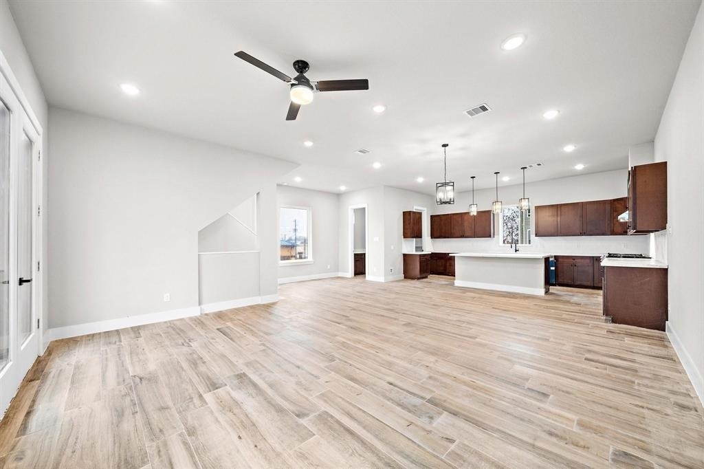 228 W 28th Street - Photo 5