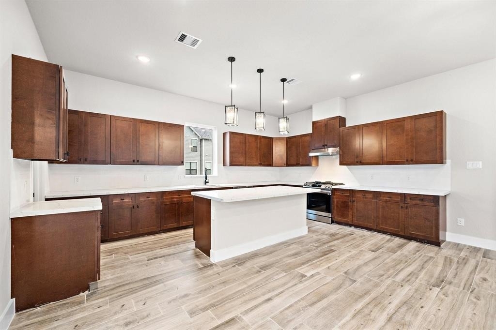 228 W 28th Street - Photo 14