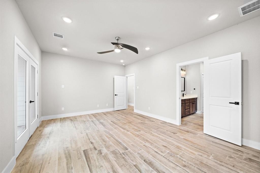 228 W 28th Street - Photo 11