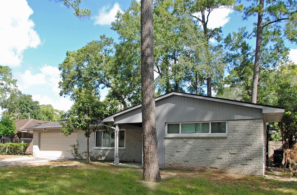 10034 Cedardale Drive - Photo 0