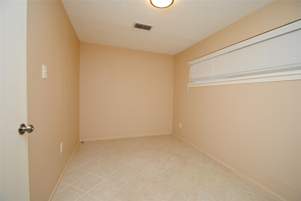 10034 Cedardale Drive - Photo 21