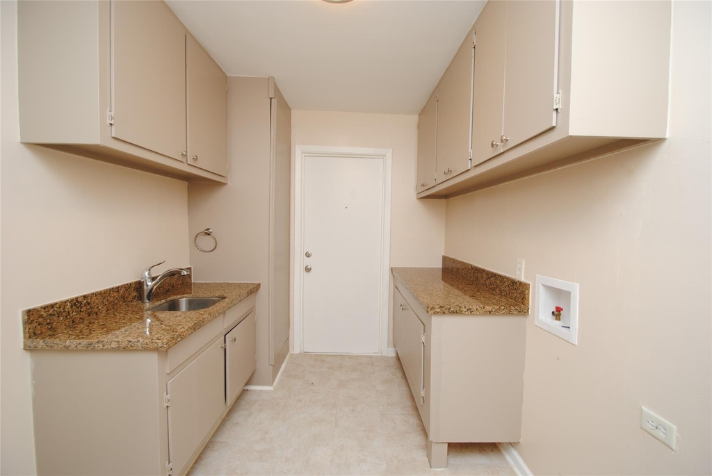 10034 Cedardale Drive - Photo 24