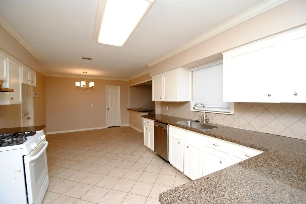 10034 Cedardale Drive - Photo 26