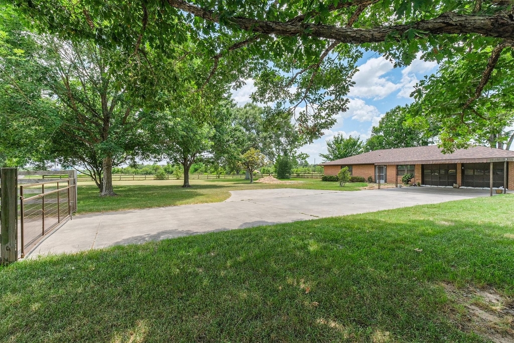 18211 Mueschke Road - Photo 1