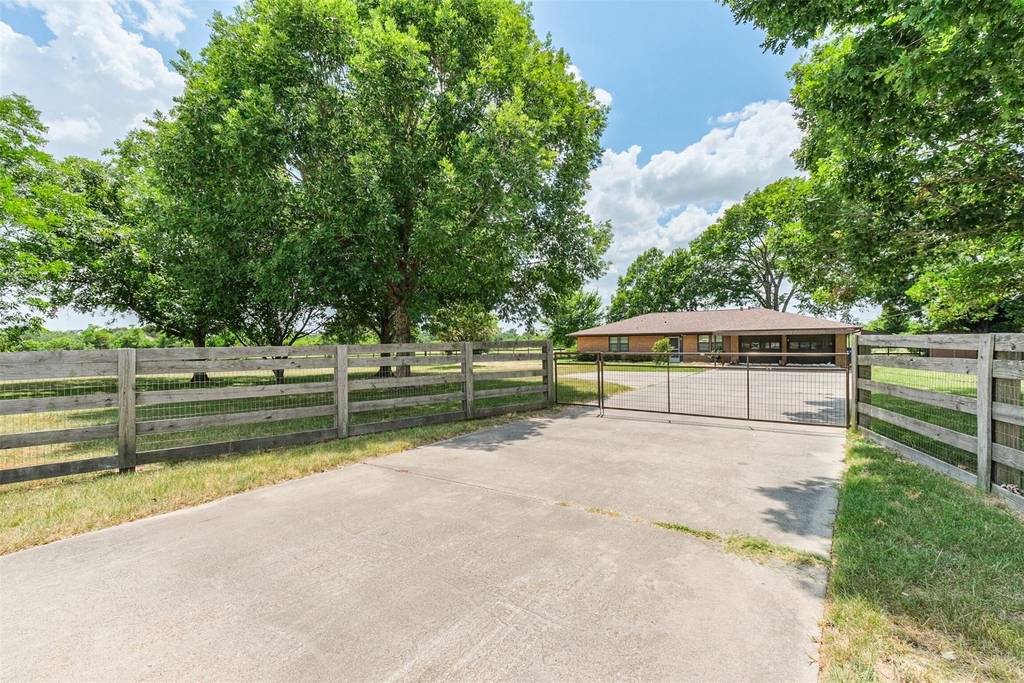 18211 Mueschke Road - Photo 37