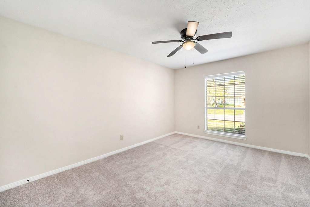 15214 Park Estates Lane - Photo 14