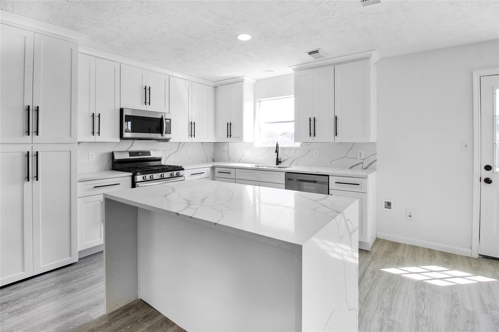 511 Chaseway Drive - Photo 2