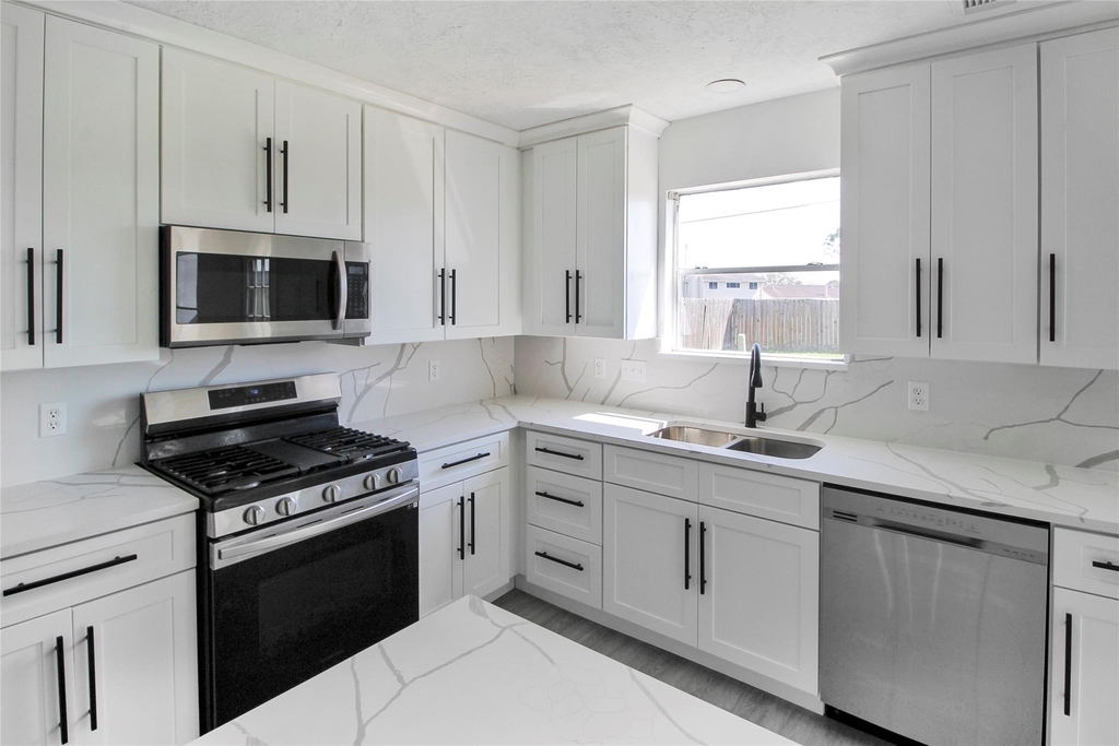 511 Chaseway Drive - Photo 3