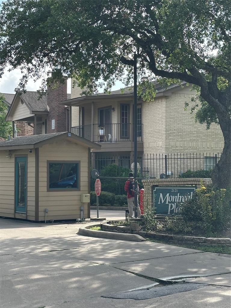 2121 Hepburn Street - Photo 0