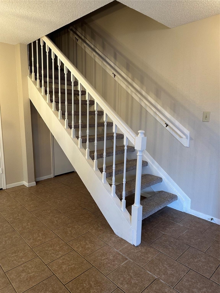2121 Hepburn Street - Photo 4