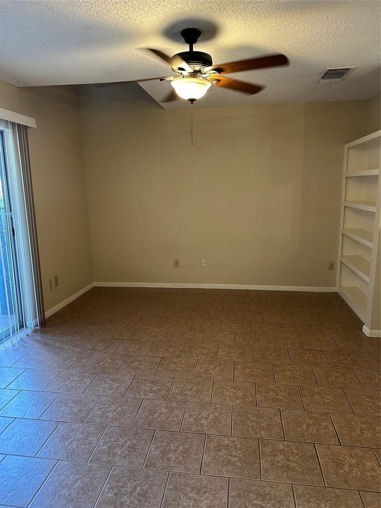 2121 Hepburn Street - Photo 2