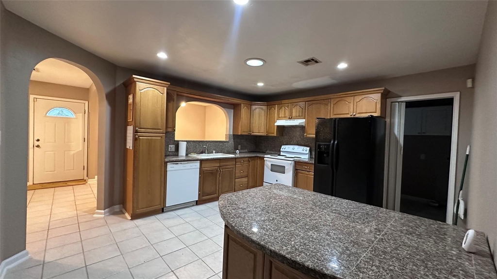 5753 Pinehurst Drive - Photo 4