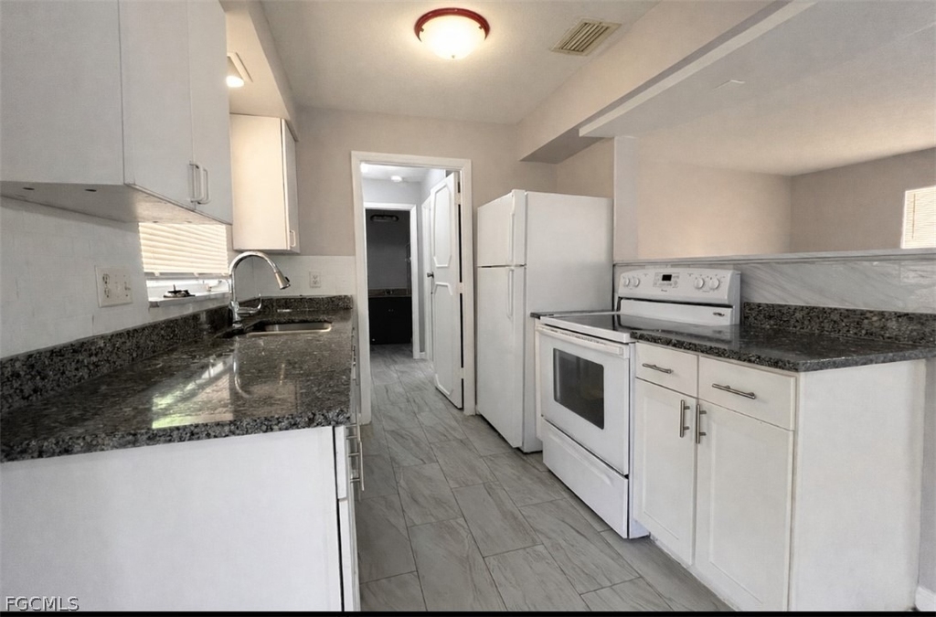 424 Cactus Circle - Photo 3