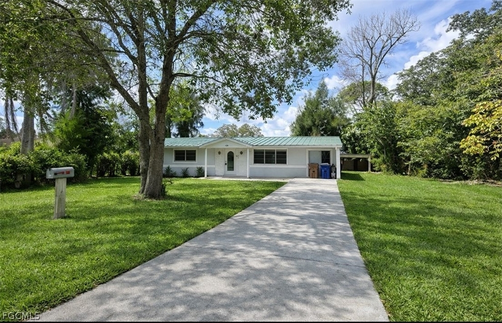 424 Cactus Circle - Photo 0