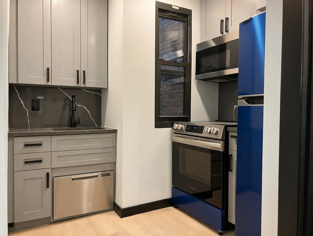 East 74th Street - Photo 2
