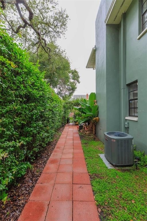 702 W Bay Street - Photo 21