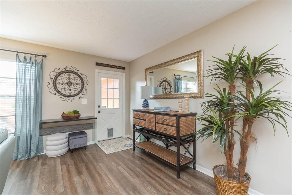 702 W Bay Street - Photo 10