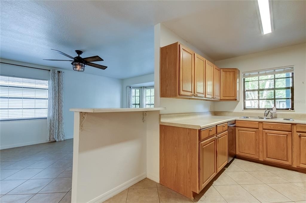 7604 S Sherrill Street - Photo 5
